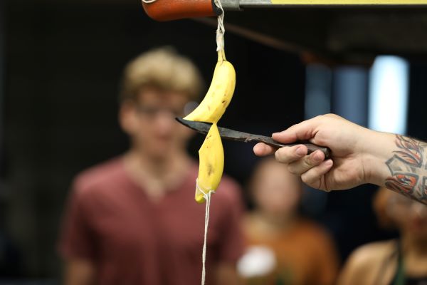 A banana is cut in Foregathon