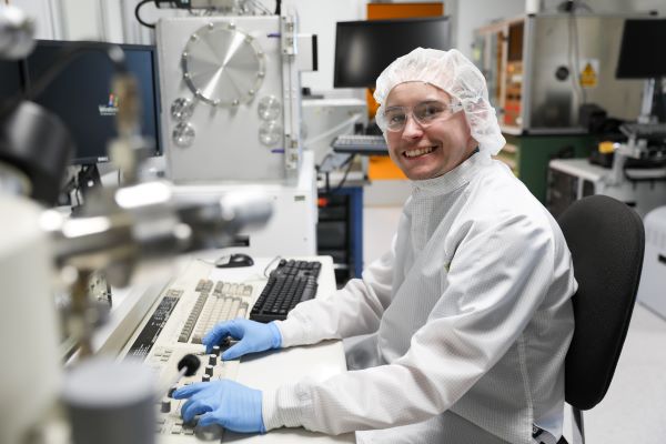 Jakob Nielsen in the Montana Tech Nanotechnology Lab