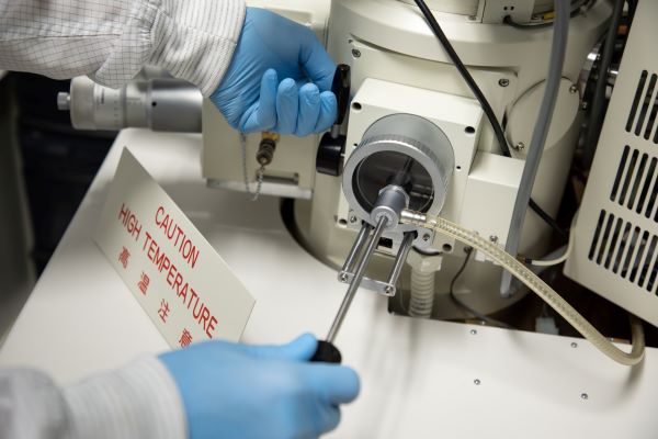 students work in nanotech lab