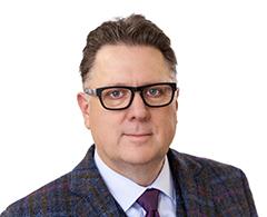 Simon Seaton headshot